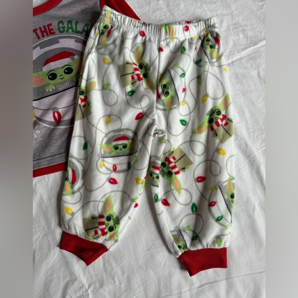 NWOT Star Wars Yoda Christmas Pajamas - Picture 3 of 3